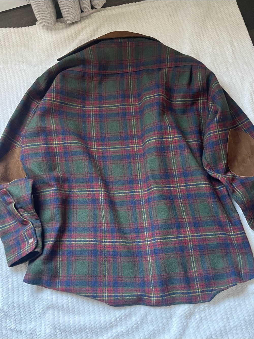Vintage Woolrich Plaid Wool Shirt Jacket/Flannel with Brown Elbow Patches - Picture 4 of 8